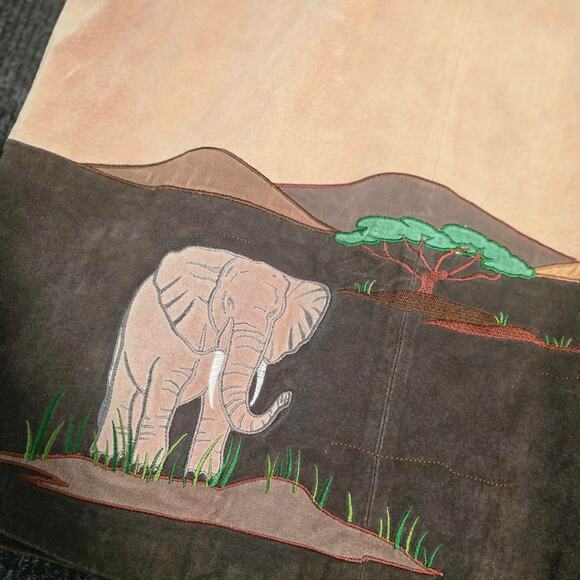 Tan and brown 100% leather jacket with embroidered animals - Picture 5 of 6